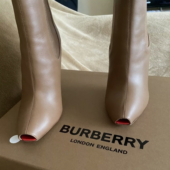 Burberry peeptoe Chelsea boots - Picture 6 of 7